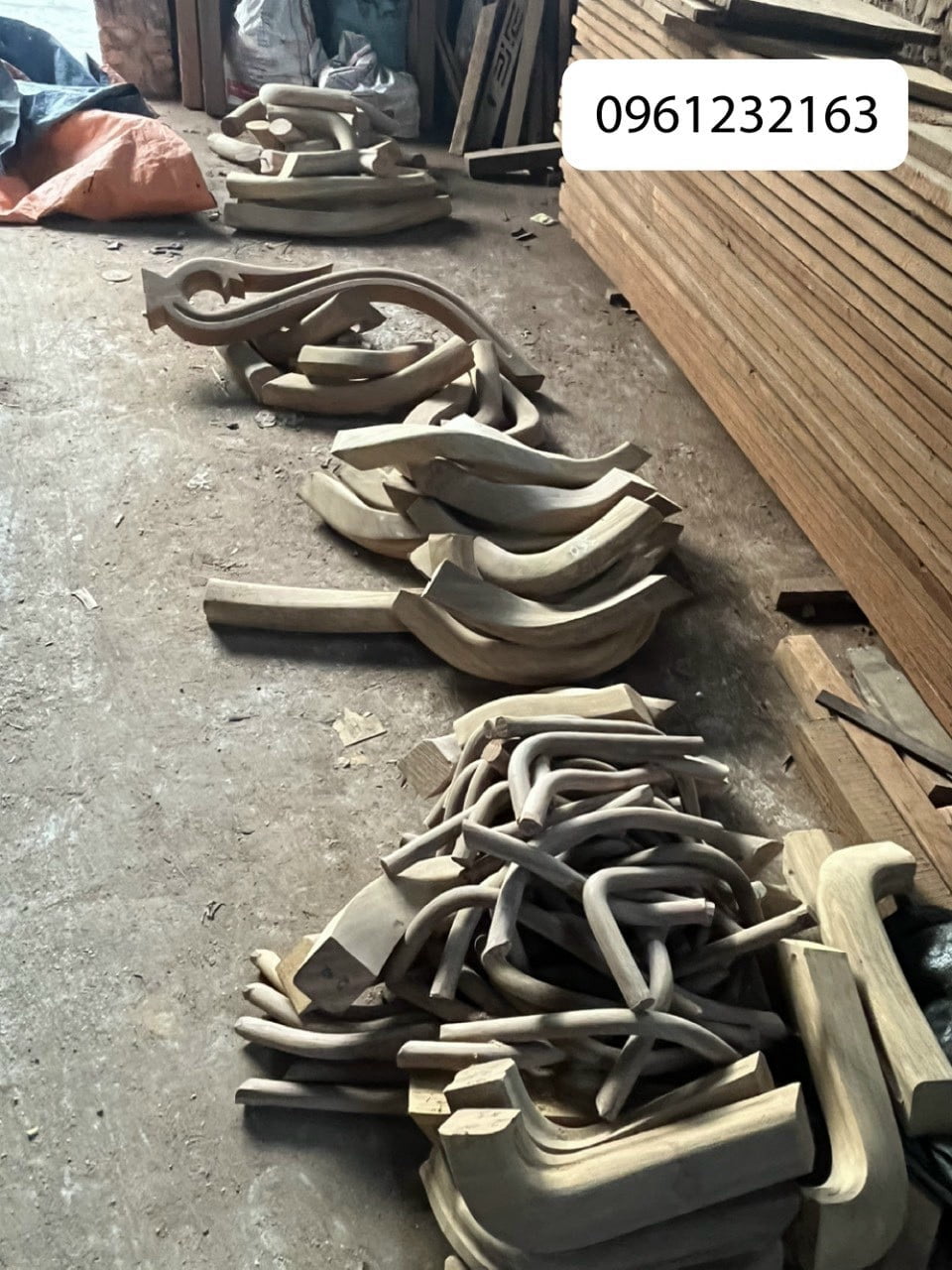 Với việc đo đạc và gia công sẵn phần thô, việc lắp đặt vanh khỉu trở nên đơn giản hơn bao giờ hết.